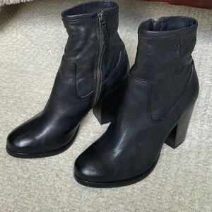 New FRYE Patty Artisan Zip Black Leather Ankle Boot 7.5M